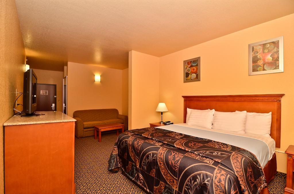 Hiway Inn Express Of Broken Bow Oda fotoğraf
